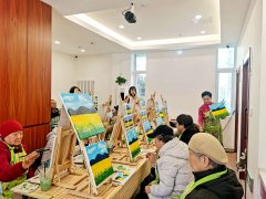 以至完成心电、B超、肺功能查……依托中国挪动 