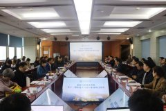 表现出人类正在面临“手艺拟人化”过程中的存 